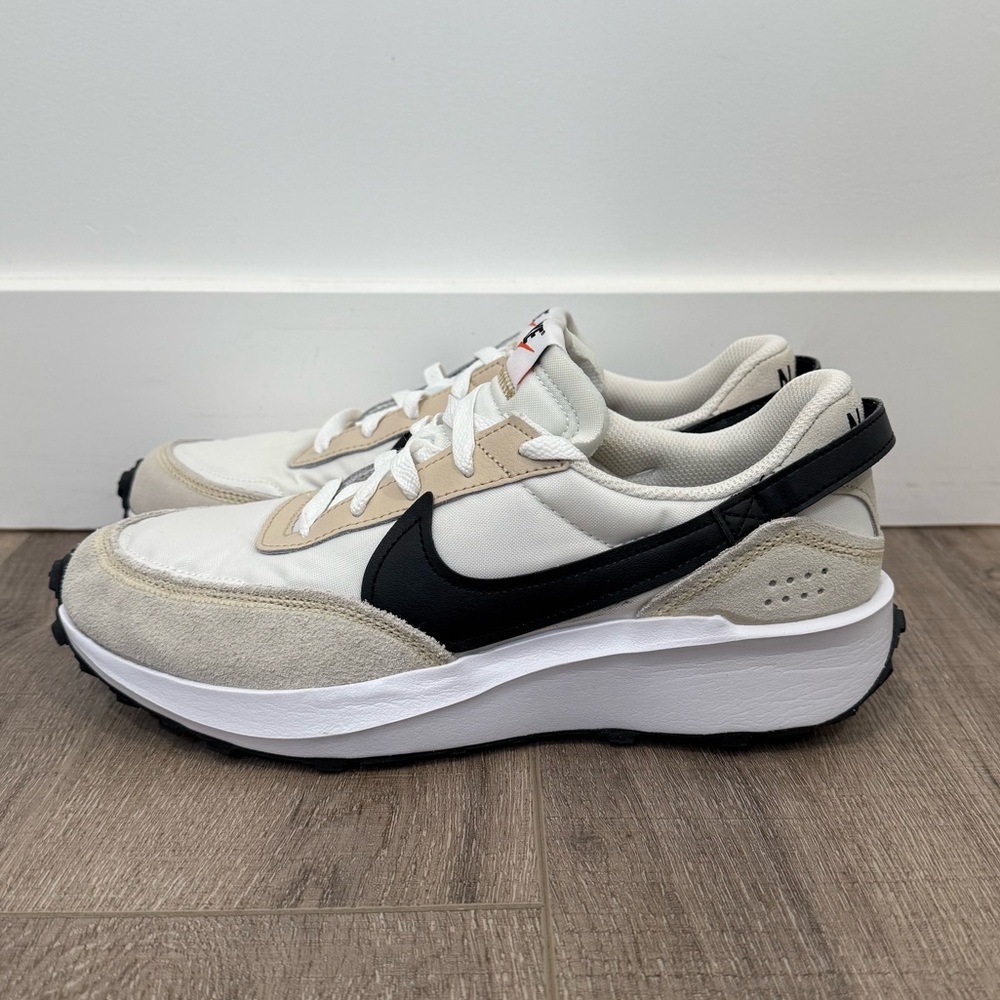 *NEVER WORN* Women's Nike Waffle Debut Sneakers Size 9.5